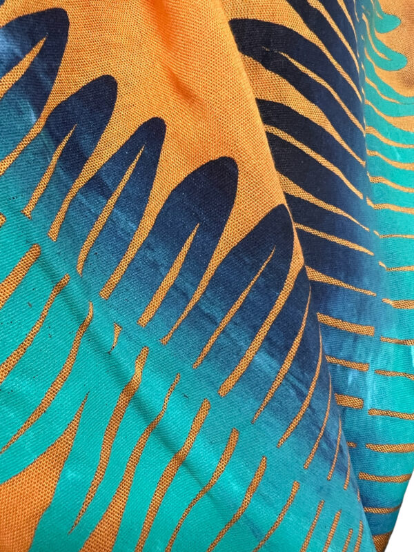 手染め大判ストール（ラウアエリーフ） - 画像 (9)